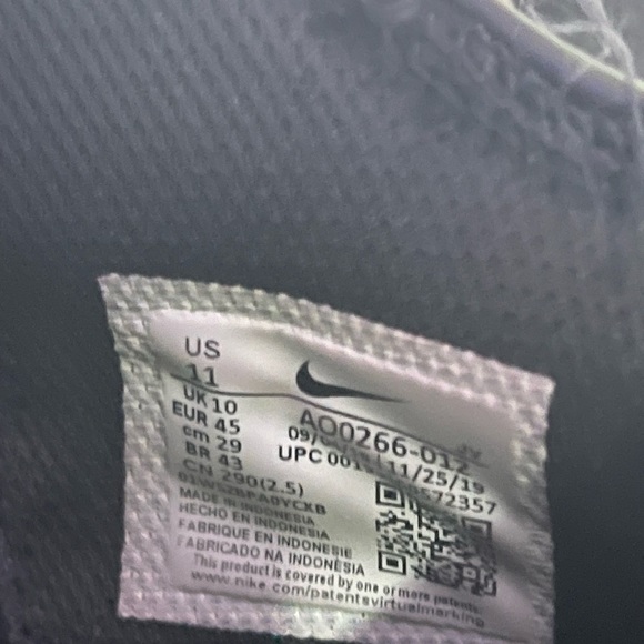 Nike AIR Shoes - Picture 5 of 5